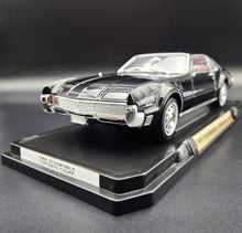 Load image into Gallery viewer, Road Signature 1966 Oldsmobile Tornado Black #92718 1:18 Die Cast Car
