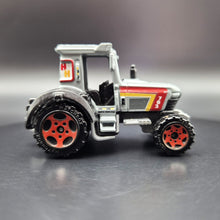 Load image into Gallery viewer, Matchbox 2008 Tractor Grey Farm 5 Pack Loose
