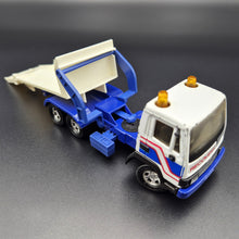 Load image into Gallery viewer, Matchbox 1987 Leyland Car Recovery Truck K-104 White/Blue Super Kings
