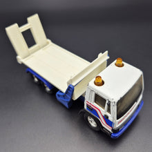 Load image into Gallery viewer, Matchbox 1987 Leyland Car Recovery Truck K-104 White/Blue Super Kings
