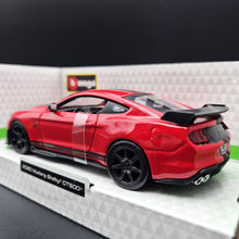 Load image into Gallery viewer, Bburago 2020 Mustang Shelby GT500 Red 1:32 Die Cast Car
