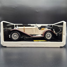 Load image into Gallery viewer, Bburago Mercedes-Benz SSK (1928) Beige #3009 1:18 Die Cast Car
