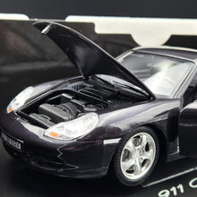 Load image into Gallery viewer, Bburago 1997 Porsche 911 Carrera 4 Dark Purple 1:18 Die Cast Car
