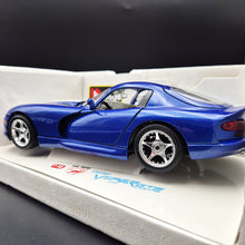 Load image into Gallery viewer, Bburago 1996 Dodge Viper GTS Coupe Blue #3030 1:18 Die Cast Car
