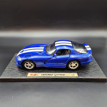 Load image into Gallery viewer, Maisto 1996 Dodge Viper GTS Coupe Blue #31832 1:18 Special Edition Die Cast Car
