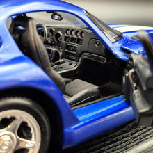 Load image into Gallery viewer, Maisto 1996 Dodge Viper GTS Coupe Blue #31832 1:18 Special Edition Die Cast Car
