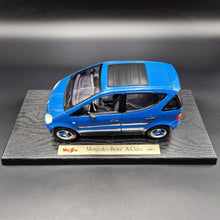 Load image into Gallery viewer, Maisto 1997 Mercedes-Benz A-Class Blue #31841 1:18 Die Cast Car
