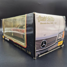 Load image into Gallery viewer, Maisto 1989 Mercedes-Benz 500SL Convertible Dark Red #31801 1:18 Special Edition Die Cast Car
