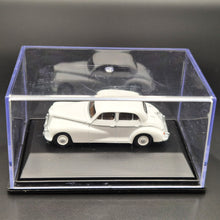 Load image into Gallery viewer, Oxford Diecast Worseley 6/80 White 76WOL003 1:76 Model

