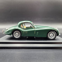 Load image into Gallery viewer, Bburago Jaguar XK120 Coupe (1948) Green #1508 1:24 Die Cast Car
