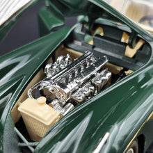 Load image into Gallery viewer, Bburago Jaguar XK120 Coupe (1948) Green #1508 1:24 Die Cast Car
