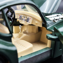 Load image into Gallery viewer, Bburago Jaguar XK120 Coupe (1948) Green #1508 1:24 Die Cast Car
