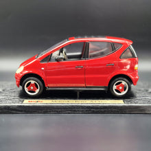 Load image into Gallery viewer, Maisto 1997 Mercedes-Benz A-Class Red #31841 1:18 Special Edition Die Cast Car
