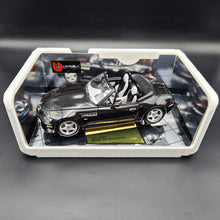 Load image into Gallery viewer, Bburago BMW M Roadster 1996 Black #3359 1:18 Gold Collection Die Cast Car
