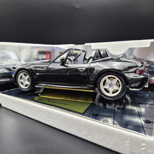 Load image into Gallery viewer, Bburago BMW M Roadster 1996 Black #3359 1:18 Gold Collection Die Cast Car
