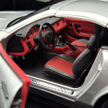 Load image into Gallery viewer, Maisto 1996 Mercedes-Benz SLK 230 Cabriolet Silver #31838 1:18 Die Cast Car
