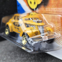 Load image into Gallery viewer, Hot Wheels 2010 Pass&#39;n Gasser Yellow #104 HW Performance 6/10 New Long Card
