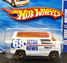 Load image into Gallery viewer, Hot Wheels 2010 Custom &#39;77 Dodge Van Pearl White #125 HW City Works 9/10 New

