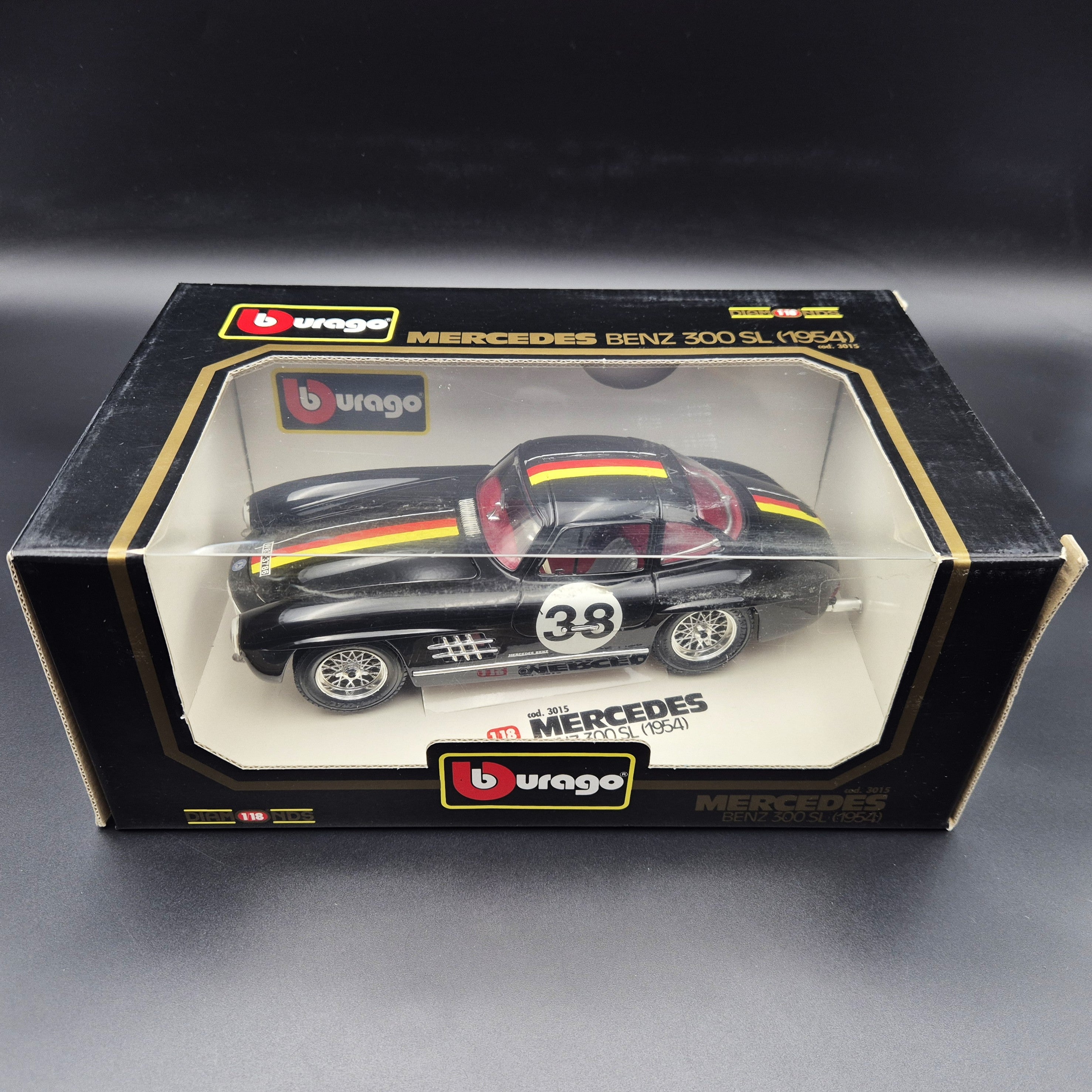 Bburago Mercedes-Benz 300 SL (1954) Gullwing Black #3015 1:18 Die