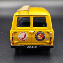 Load image into Gallery viewer, Vanguards 1965 Ford Transit Mk1 Van Telecommunications Set #VA06604 1:43 Limited Edition
