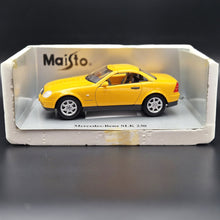 Load image into Gallery viewer, Maisto 1996 Mercedes-Benz SLK 230 Cabriolet Yellow #31838 1:18 Die Cast Car
