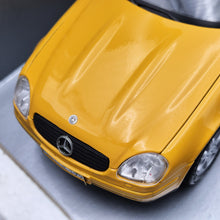 Load image into Gallery viewer, Maisto 1996 Mercedes-Benz SLK 230 Cabriolet Yellow #31838 1:18 Die Cast Car
