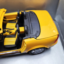 Load image into Gallery viewer, Maisto 1996 Mercedes-Benz SLK 230 Cabriolet Yellow #31838 1:18 Die Cast Car
