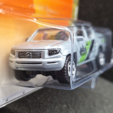 Load image into Gallery viewer, Matchbox 2010 Honda Ridgeline Silver #82 Outdoor Sportsman 9/10 New Long Card

