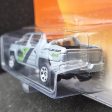 Load image into Gallery viewer, Matchbox 2010 Honda Ridgeline Silver #82 Outdoor Sportsman 9/10 New Long Card
