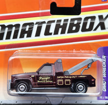Load image into Gallery viewer, Matchbox 2010 GMC Wrecker Burgundy #73 City Action 1/15 New