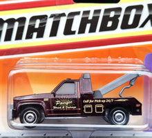 Load image into Gallery viewer, Matchbox 2010 GMC Wrecker Burgundy #73 City Action 1/15 New