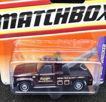 Load image into Gallery viewer, Matchbox 2010 GMC Wrecker Burgundy #73 City Action 1/15 New