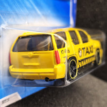 Load image into Gallery viewer, Hot Wheels 2010 '07 Cadillac Escalade Yellow #117 HW City Works 1/10 New Long Card