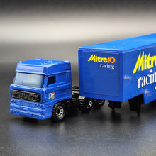 Load image into Gallery viewer, Matchbox 1993 DAF 3300 Spacecab Racing Transporter with Reynard Formula 3000 Car Mitre 10 Racing Team CY-24