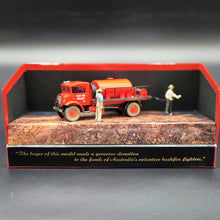 Load image into Gallery viewer, Trax - Trux 1940’s Chevrolet Blitz Wagon – Fire Fighting Tanker #F0F1 1:50 Die Cast Model/Diorama Gift Box