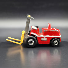 Load image into Gallery viewer, Matchbox 1976 Fork Lift Truck Red MB15 Superfast 1-75 Series
