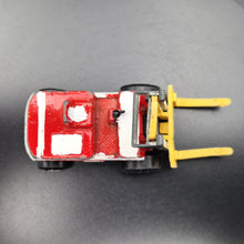 Load image into Gallery viewer, Matchbox 1976 Fork Lift Truck Red MB15 Superfast 1-75 Series

