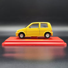 Load image into Gallery viewer, Bburago 1995 Fiat 500 Sporting (Cinquecento) Yellow #0194 1:24 Super Car Collection Diecast

