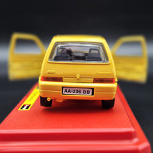 Load image into Gallery viewer, Bburago 1995 Fiat 500 Sporting (Cinquecento) Yellow #0194 1:24 Super Car Collection Diecast
