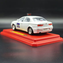 Load image into Gallery viewer, Bburago 2002 Alfa Romeo 156 Taxi White #0122 1:24 Super Car Collection Diecast
