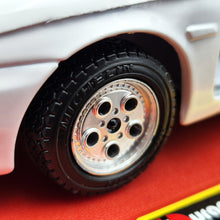 Load image into Gallery viewer, Bburago 2002 Alfa Romeo 156 Taxi White #0122 1:24 Super Car Collection Diecast
