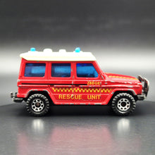 Load image into Gallery viewer, Matchbox 1988 Mercedes-Benz 280 GE Rescue Unit Red Motor City Series