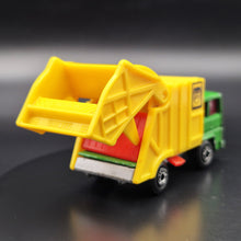 Load image into Gallery viewer, Matchbox 1987 Refuse Truck Green #36 Matchbox 1-75 Superfast - Front Axle Bent