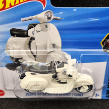 Load image into Gallery viewer, Hot Wheels 2025 Vespa 90 SS Super Sprint (1966) White #177 HW Moto 2/5 New