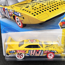 Load image into Gallery viewer, Hot Wheels 2025 '70 Plymouth Superbird Yellow #87 HW Art Cars 7/10 New Long Card