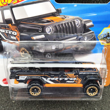 Load image into Gallery viewer, Hot Wheels 2025 '20 Jeep Gladiator Black #130 HW Dirt 6/10 New