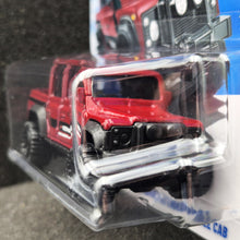 Load image into Gallery viewer, Hot Wheels 2025 '15 Land Rover Defender Double Cab Red #179 HW Dirt 10/10 New