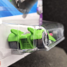 Load image into Gallery viewer, Hot Wheels 2025 RD-06 Green #105 HW Designed By 4/5 New Long Card