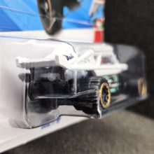 Load image into Gallery viewer, Hot Wheels 2025 Dune It Up White #92 Track Aces 2/5 New Long Card