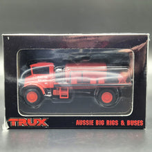 Load image into Gallery viewer, Trax - 1940’s Chevrolet Blitz Wagon – Fire Fighting Tanker #TR8 1:50 Die Cast Model